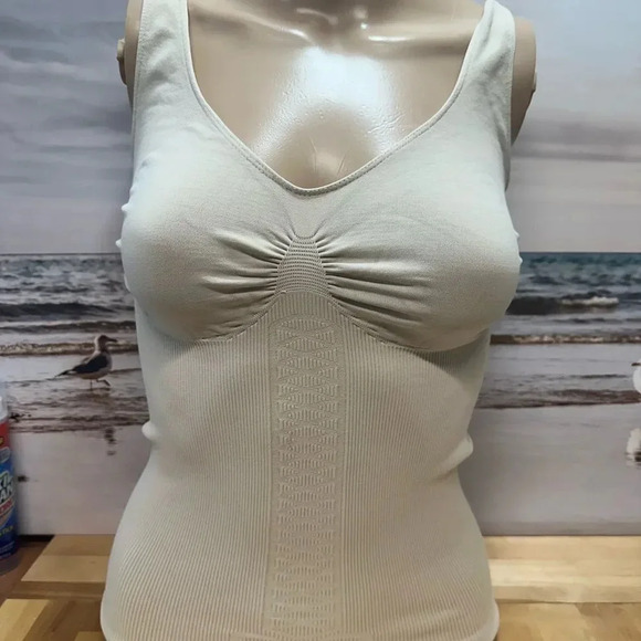 GUESS SHAPEWEAR  NEW NO TAGS XS/S.  NOWT - Picture 2 of 6